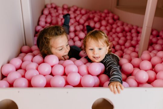 kulki, drewniany małpi gaj