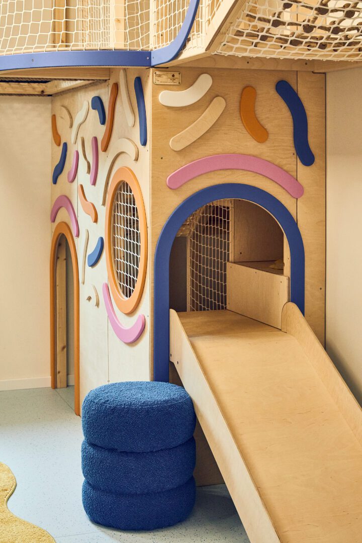 drewniana zjeżdżalnia